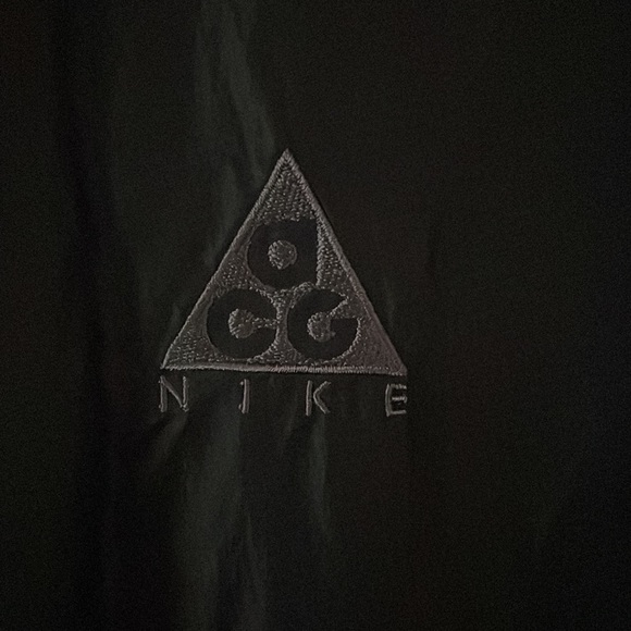 NWT Nike ACG windbreaker - Picture 3 of 6
